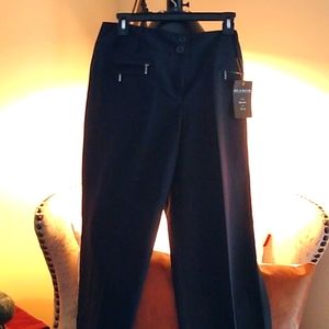 Size 14 black 3 working pockets.